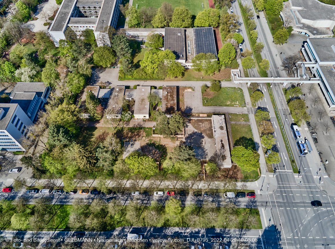 29.04.2022 - Luftbilder von der Baustelle Haus für Kinder in Neuperlach